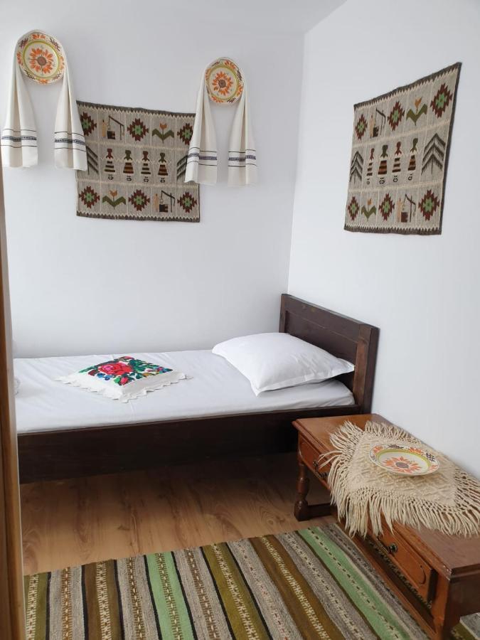 Casa Tomșa Bed & Breakfast Rozavlea Exterior foto